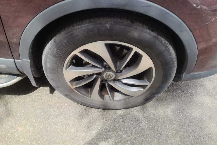 Used Baojun 560 2016 1.8L Manual Luxury Edition Right Front Wheel Hub