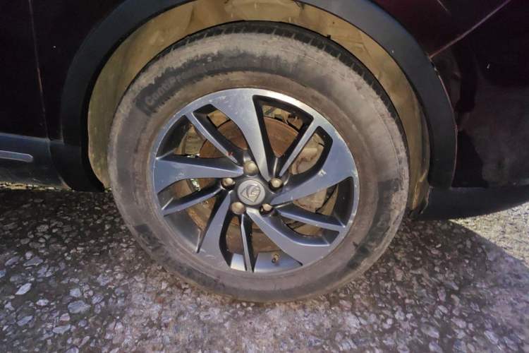 Used Baojun 560 2016 1.5T Manual Luxury Model Right Front Wheel Hub