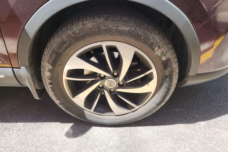 Used Baojun 560 2016 1.8L iAMT Luxury Model Right Front Wheel Hub