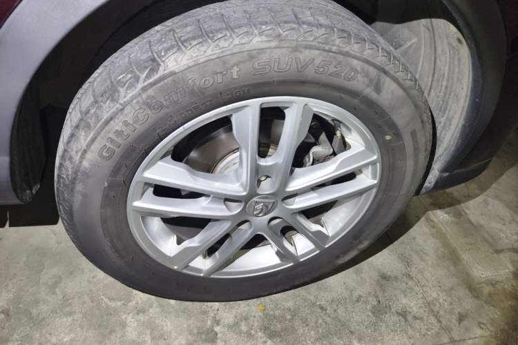 Used Baojun 560 2016 1.8L Manual Value Edition Right Front Wheel Hub