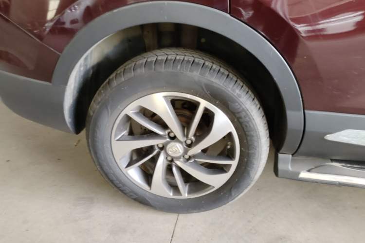 Used Baojun 560 2016 1.8L iAMT Luxury Model Right Rear Wheel Hub