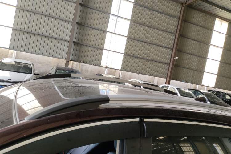 Used Baojun 560 2016 1.8L iAMT Luxury Model Roof