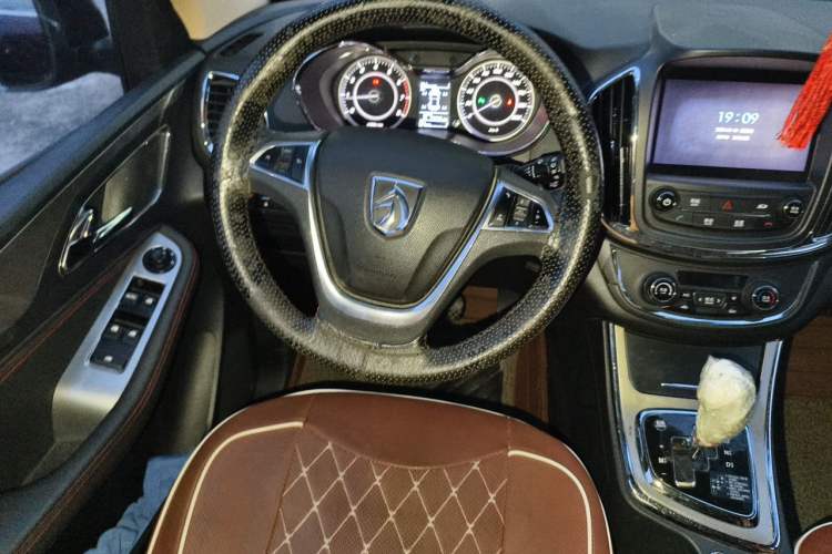 Used Baojun 560 2016 1.8L iAMT Luxury Model Steering Wheel