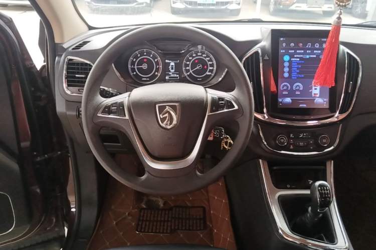 Used Baojun 560 2016 1.5T Manual Elite Edition Steering Wheel