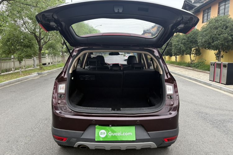Used Baojun 560 2016 1.8L iAMT Luxury Model Trunk