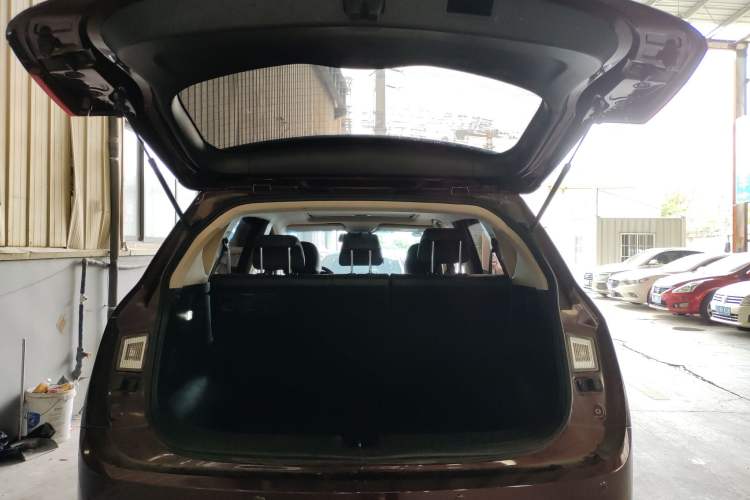 Used Baojun 560 2016 1.8L iAMT Luxury Model Trunk