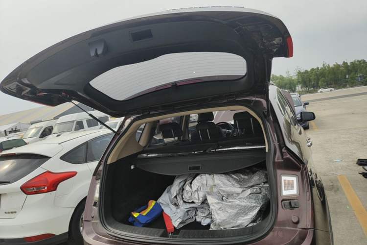 Used Baojun 560 2016 1.8L iAMT Luxury Model Trunk