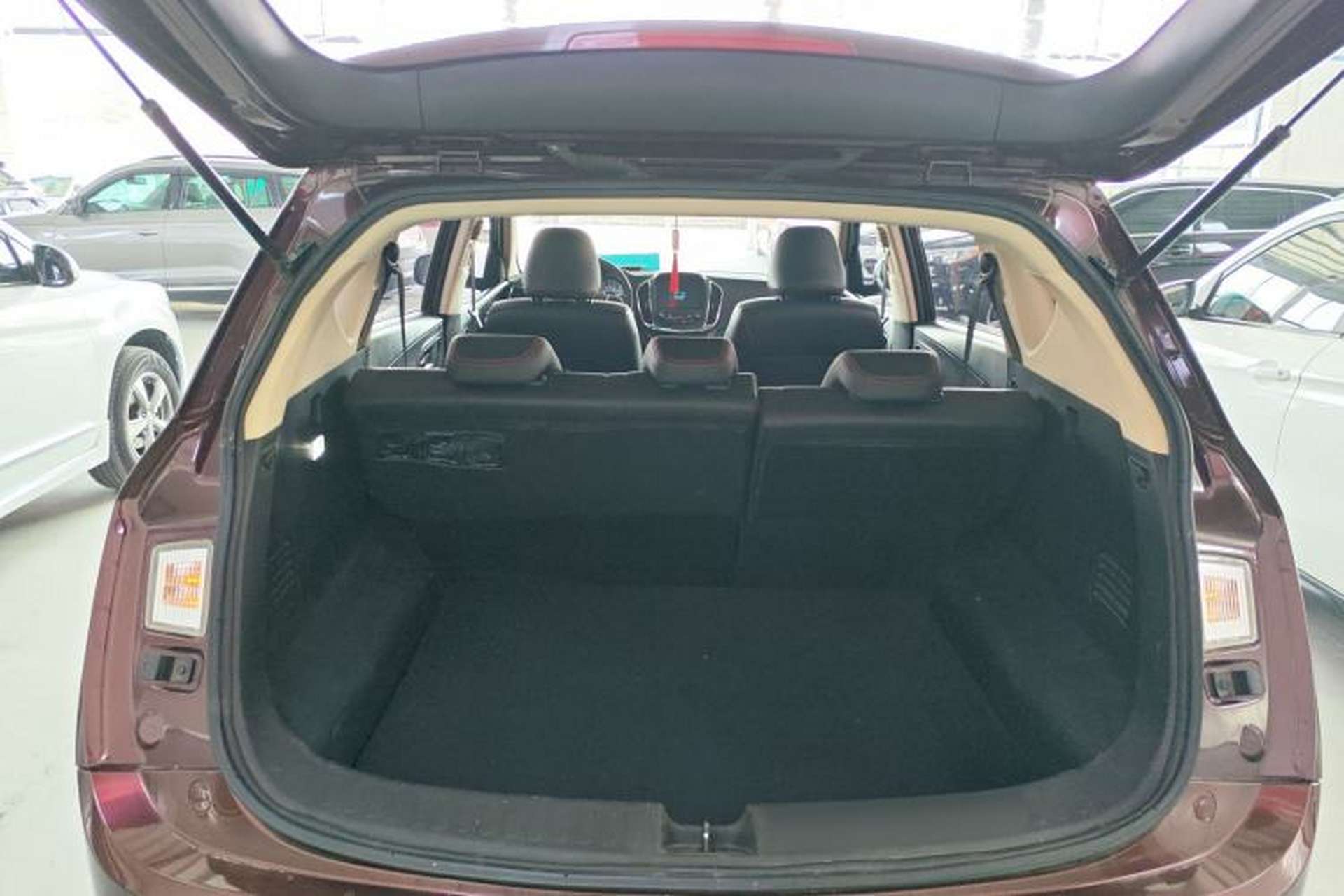 Used Baojun 560 2016 1.8L Manual Luxury Edition Trunk