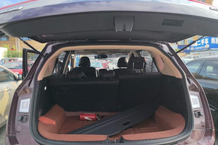 Used Baojun 560 2016 1.8L iAMT Luxury Model Trunk