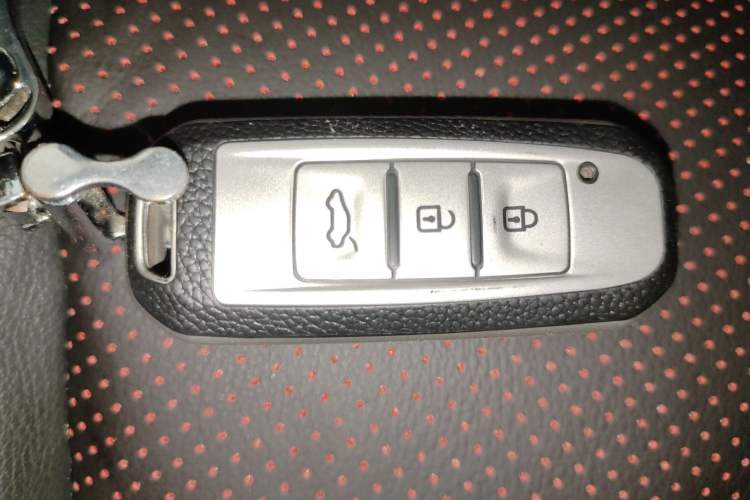 Used Baojun 560 2016 1.8L iAMT Luxury Model Vehicle Key