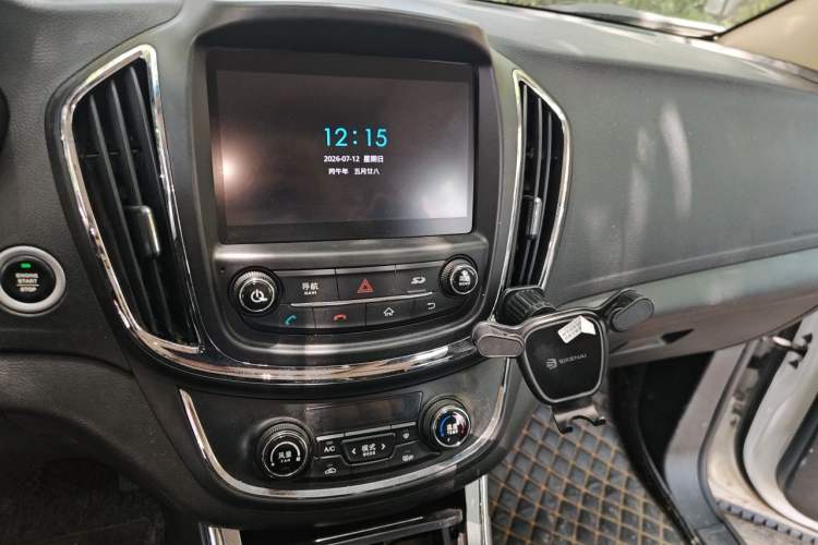 Used Baojun 560 2016 1.8L Manual Luxury Edition Audio And AC Panel
