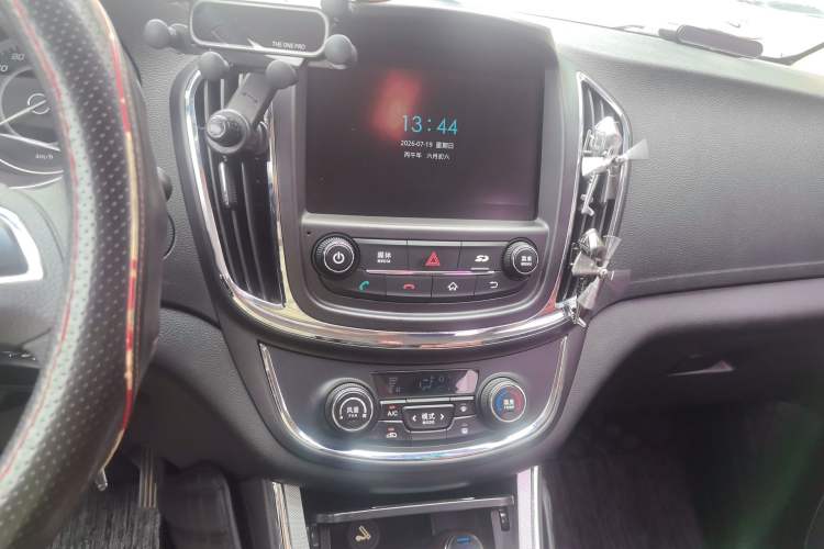 Used Baojun 560 2016 1.5T Manual Elite Edition Audio And AC Panel
