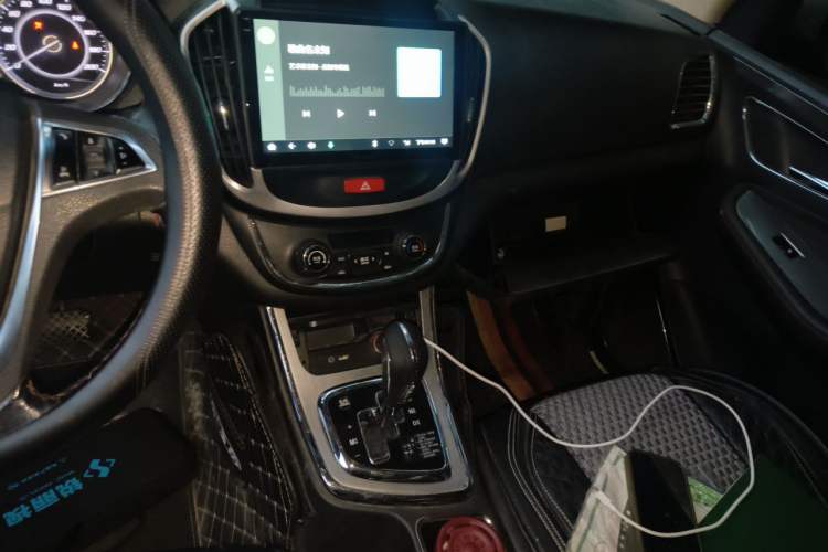 Used Baojun 560 2016 1.8L iAMT Luxury Model Audio And AC Panel