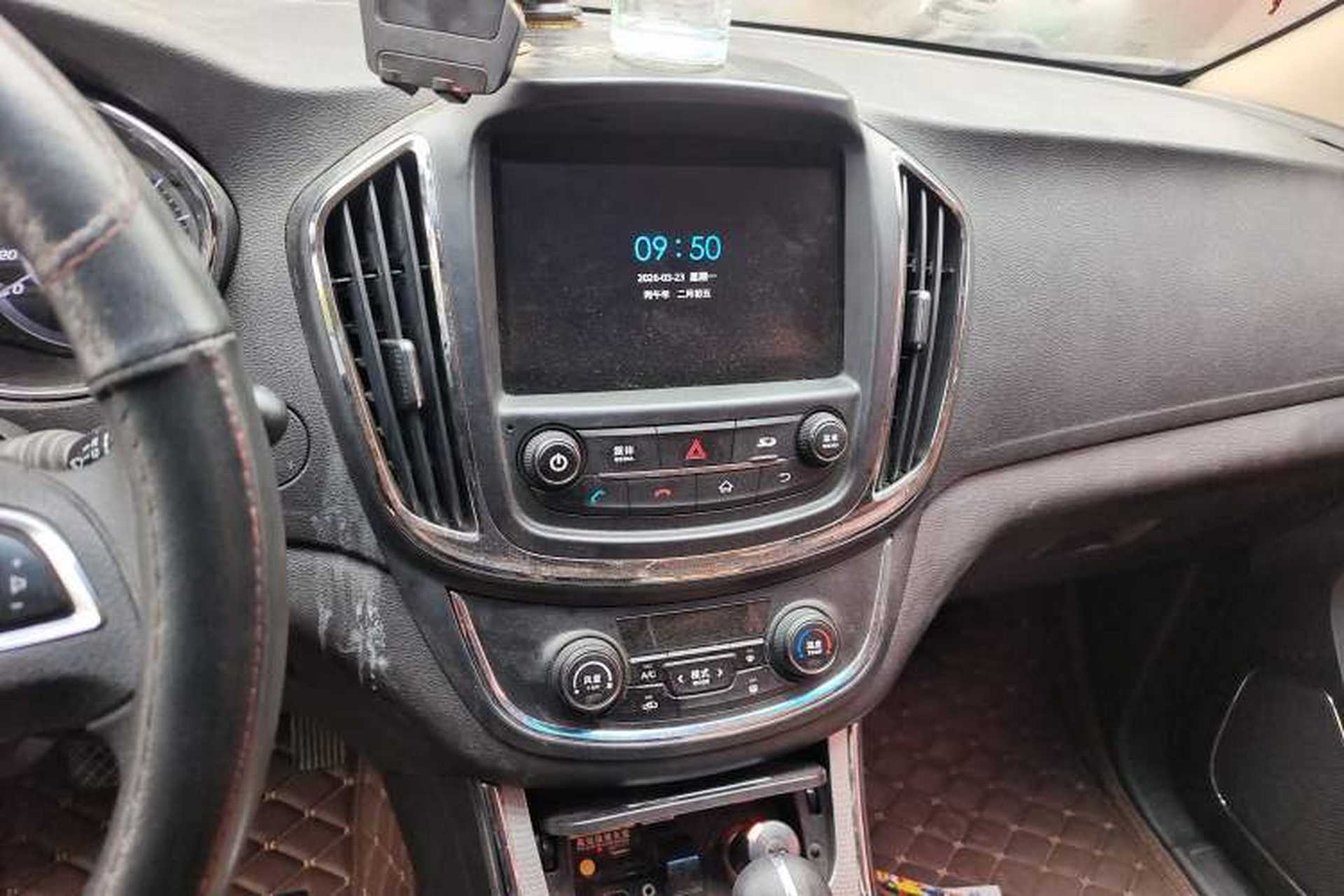 Used Baojun 560 2016 1.8L iAMT Elite Edition Audio And AC Panel