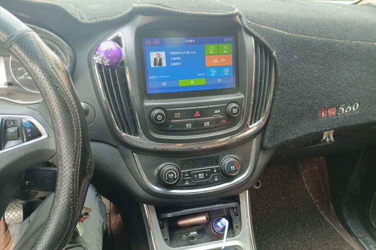 Used Baojun 560 2016 1.5T Manual Elite Edition Audio And AC Panel
