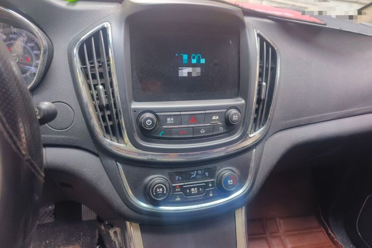 Used Baojun 560 2016 1.5T Manual Elite Edition Audio And AC Panel