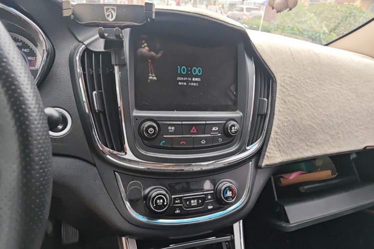 Used Baojun 560 2016 1.8L Manual Luxury Edition Audio And AC Panel