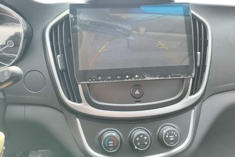 Used Baojun 560 2016 1.8L Manual Value Edition Audio And AC Panel