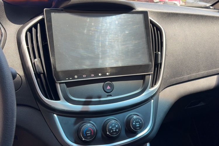 Used Baojun 560 2016 1.5T Manual Comfort Edition Audio And AC Panel