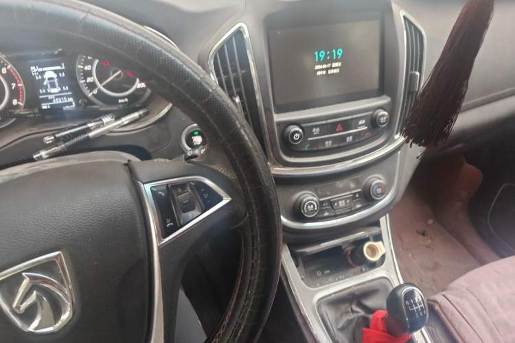 Used Baojun 560 2016 1.5T Manual Luxury Model Audio And AC Panel