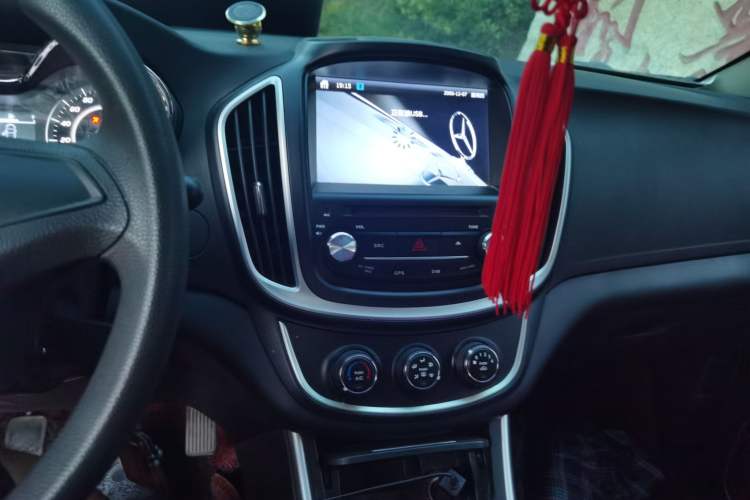 Used Baojun 560 2016 1.8L Manual Comfort Edition Audio And AC Panel