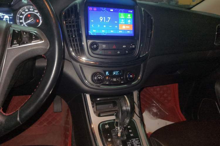 Used Baojun 560 2016 1.8L iAMT Luxury Model Audio And AC Panel