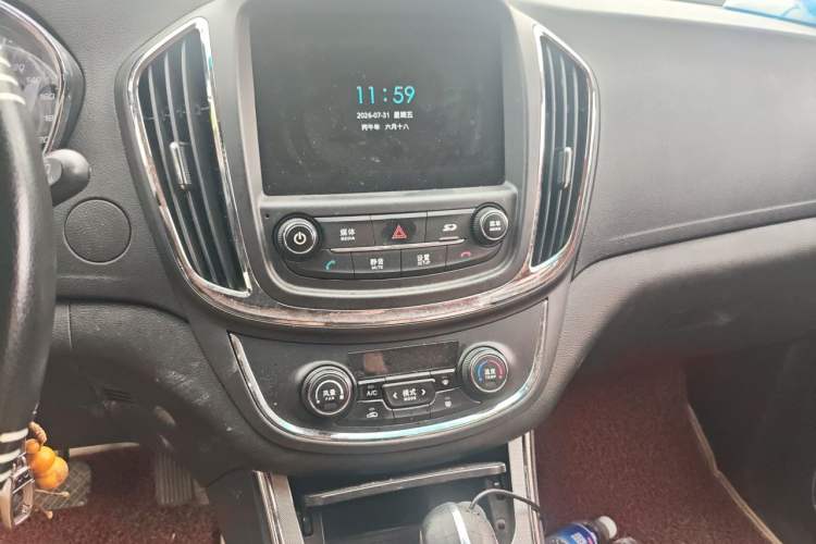 Used Baojun 560 2016 1.8L iAMT Elite Edition Audio And AC Panel