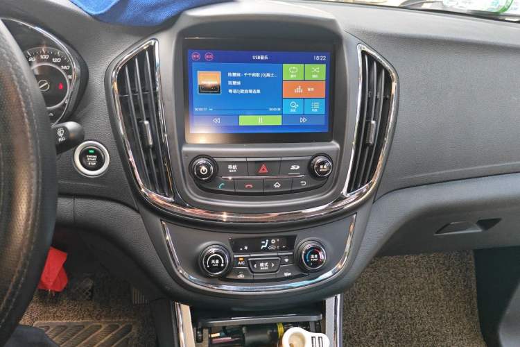 Used Baojun 560 2016 1.8L Manual Luxury Edition Audio And AC Panel