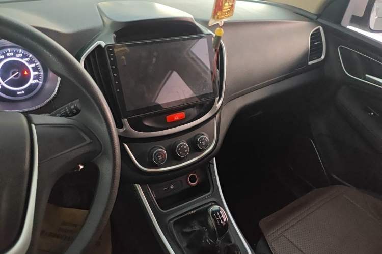 Used Baojun 560 2016 1.8L Manual Value Edition Audio And AC Panel
