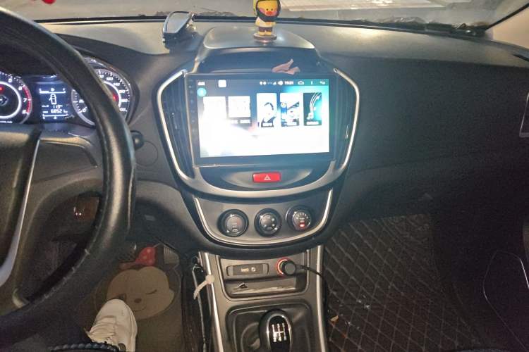 Used Baojun 560 2016 1.8L Manual Value Edition Audio And AC Panel
