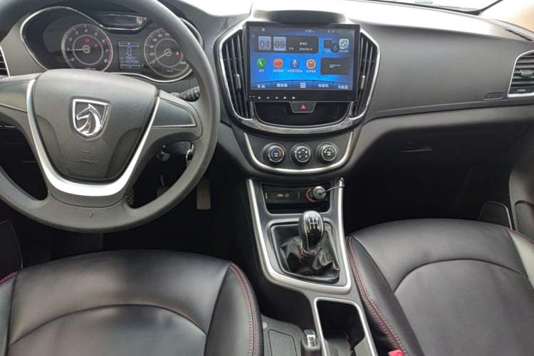 Used Baojun 560 2016 1.8L Manual Value Edition Audio And AC Panel