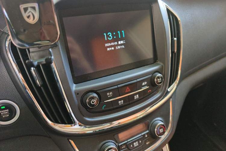 Used Baojun 560 2016 1.5T Manual Luxury Model Audio And AC Panel