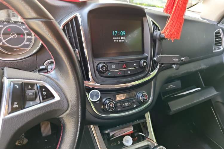 Used Baojun 560 2016 1.8L Manual Luxury Edition Audio And AC Panel