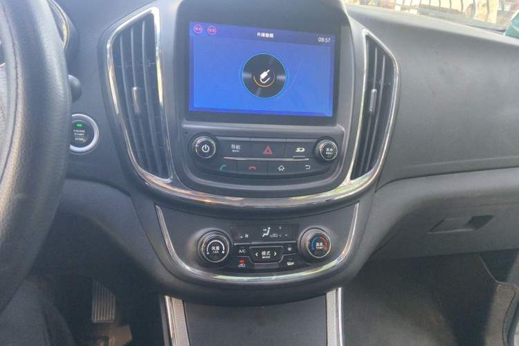 Used Baojun 560 2016 1.5T Manual Luxury Model Audio And AC Panel