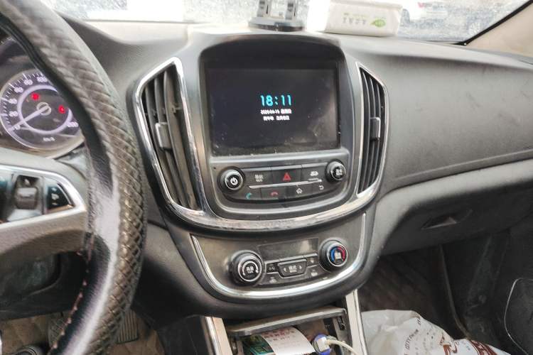 Used Baojun 560 2016 1.8L Manual Luxury Edition Audio And AC Panel