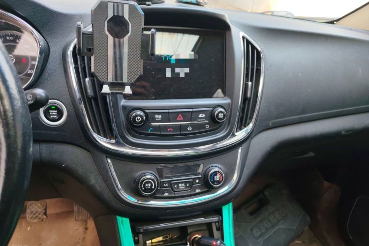 Used Baojun 560 2016 1.8L Manual Luxury Edition Audio And AC Panel