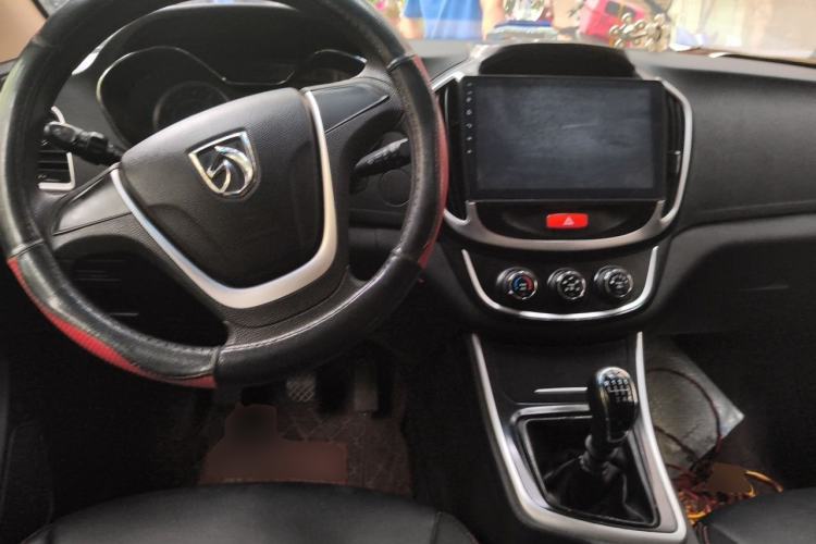 Used Baojun 560 2016 1.8L Manual Comfort Edition Center Console