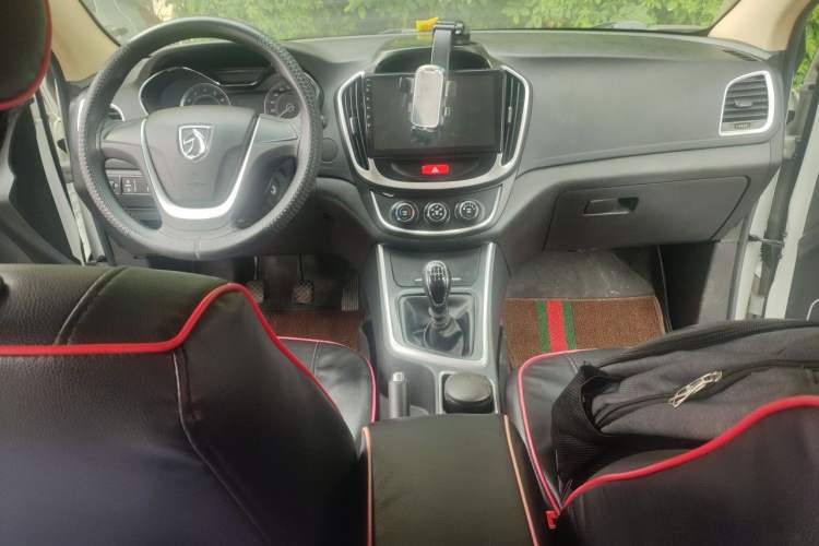 Used Baojun 560 2016 1.8L Manual Comfort Edition Center Console