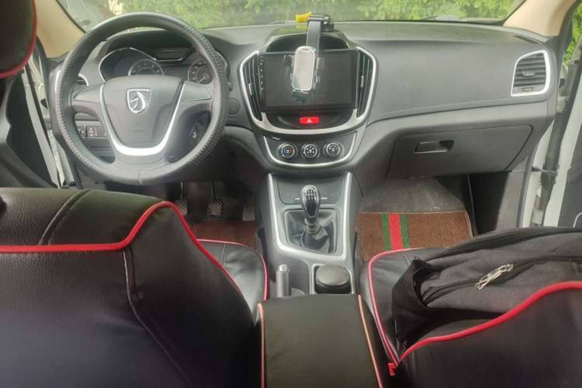 Used Baojun 560 2016 1.8L Manual Comfort Edition Center Console