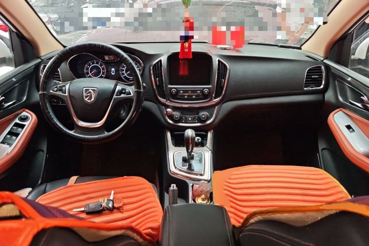 Used Baojun 560 2016 1.8L iAMT Elite Edition Center Console