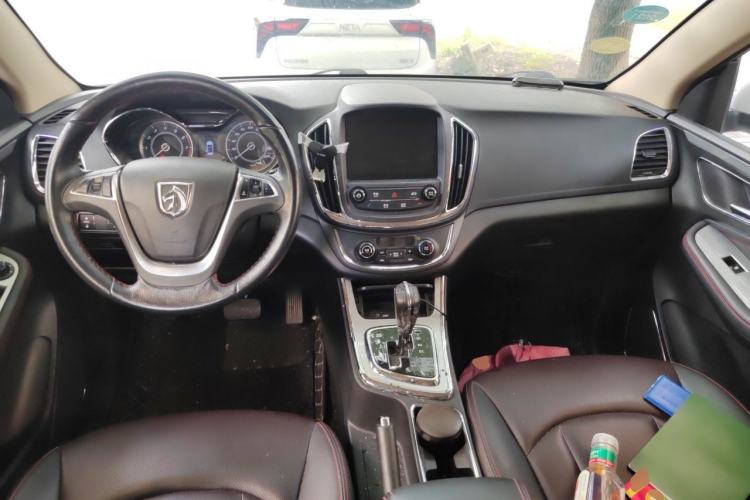 Used Baojun 560 2016 1.8L iAMT Luxury Model Center Console
