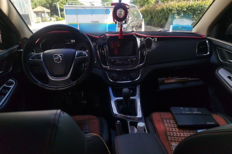 Used Baojun 560 2016 1.8L Manual Luxury Edition Center Console