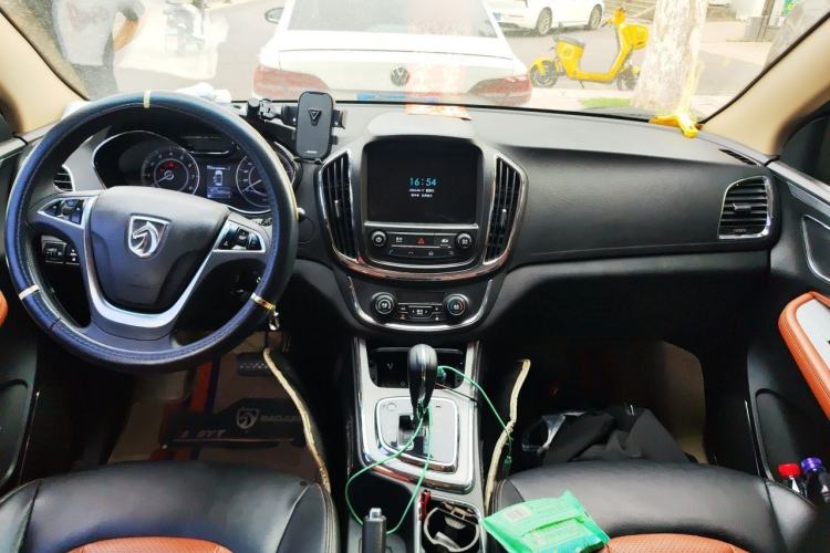 Used Baojun 560 2016 1.8L iAMT Elite Edition Center Console