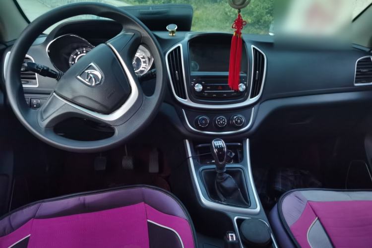 Used Baojun 560 2016 1.8L Manual Comfort Edition Center Console