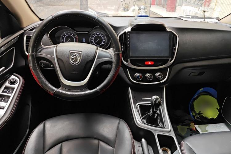 Used Baojun 560 2016 1.8L Manual Comfort Edition Center Console