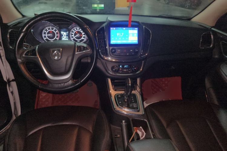 Used Baojun 560 2016 1.8L iAMT Luxury Model Center Console