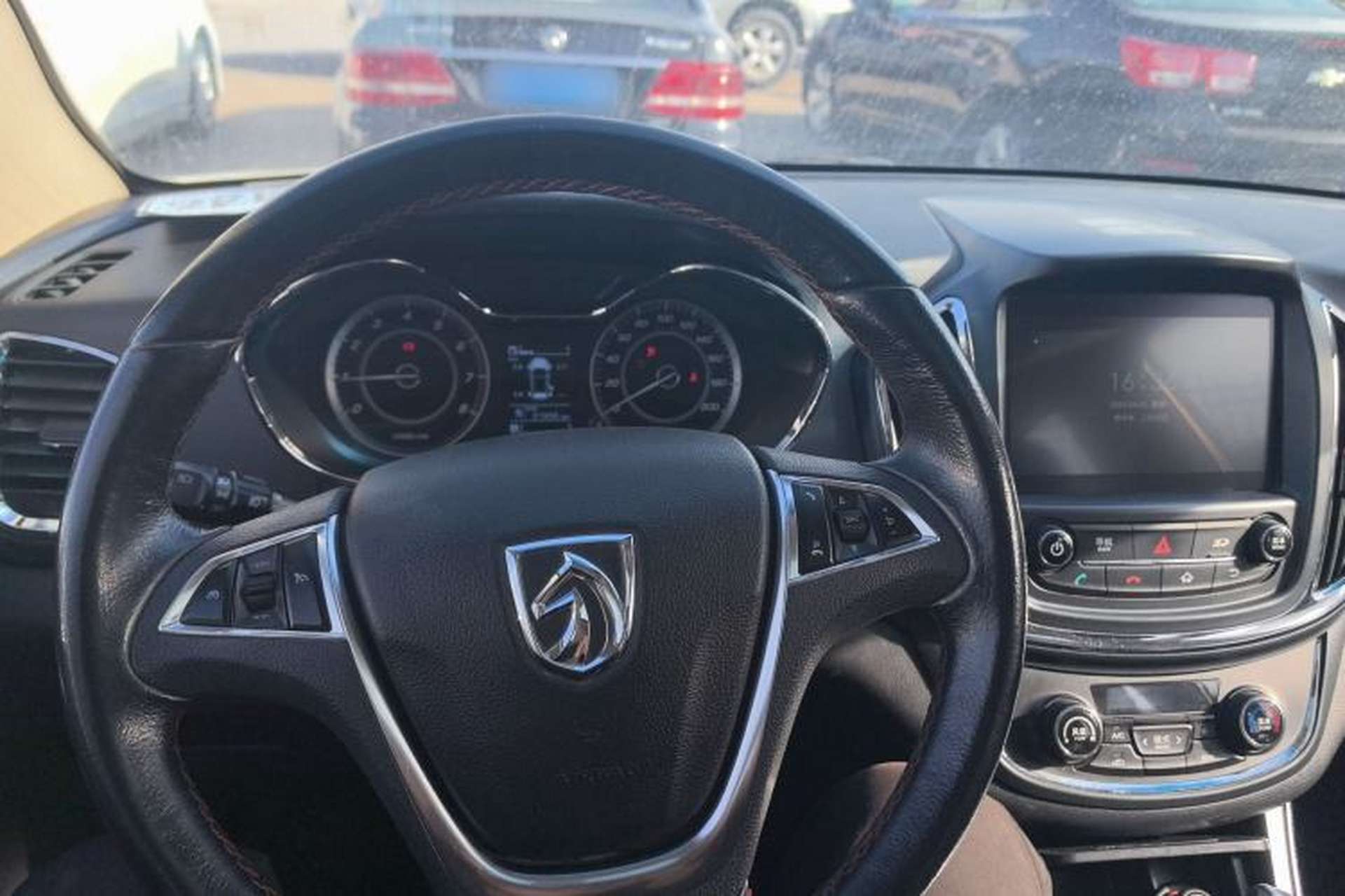 Used Baojun 560 2016 1.8L iAMT Luxury Model Center Console