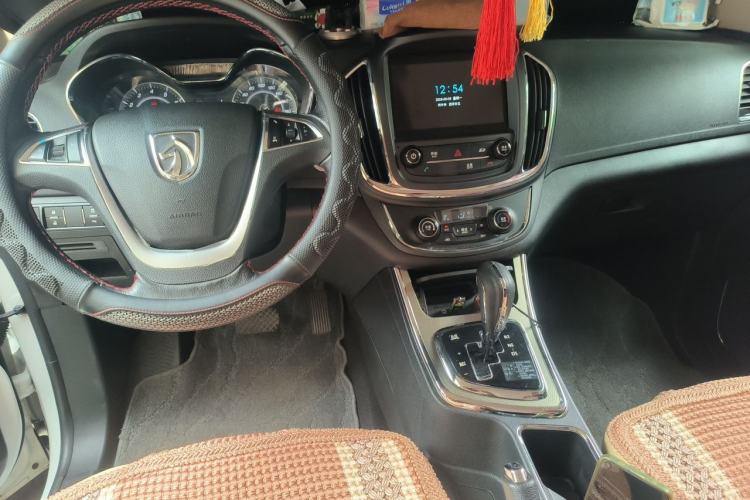 Used Baojun 560 2016 1.8L iAMT Luxury Model Center Console
