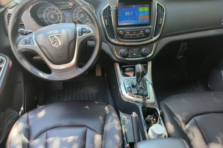Used Baojun 560 2016 1.8L iAMT Luxury Model Center Console