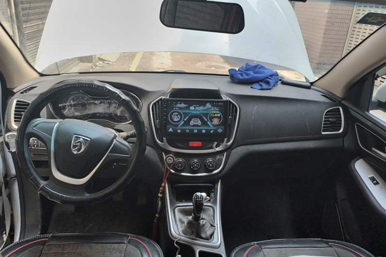 Used Baojun 560 2016 1.8L Manual Comfort Edition Center Console